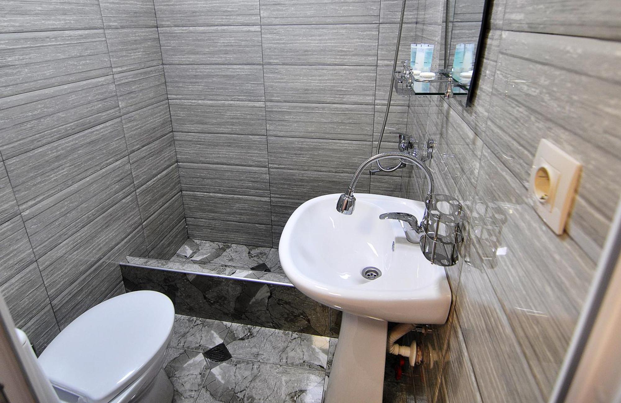 Light Hotel Tbilisi ภายนอก รูปภาพ